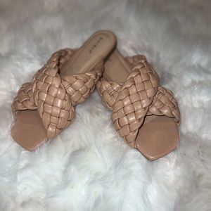 Let’s SLIDE! 🤎🤎